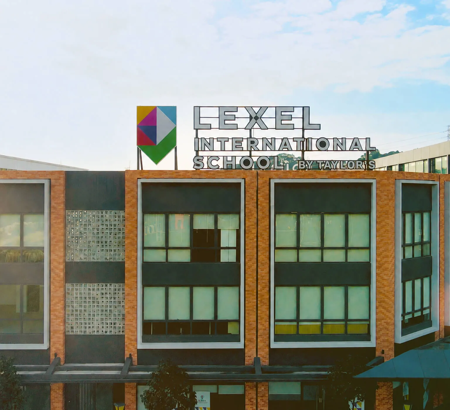 Lexel International School